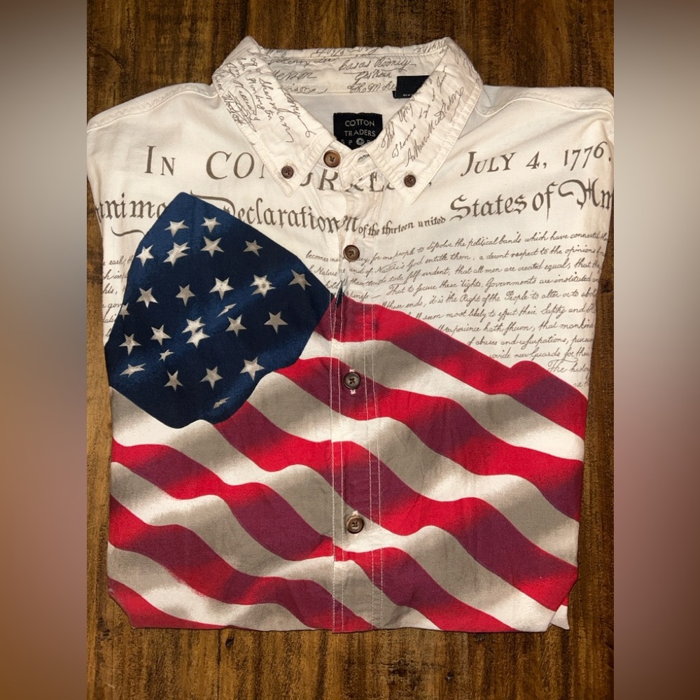 Cotton Traders Men’s XL USA Flag And Constitution Short Sleeve Button-Down Shirt